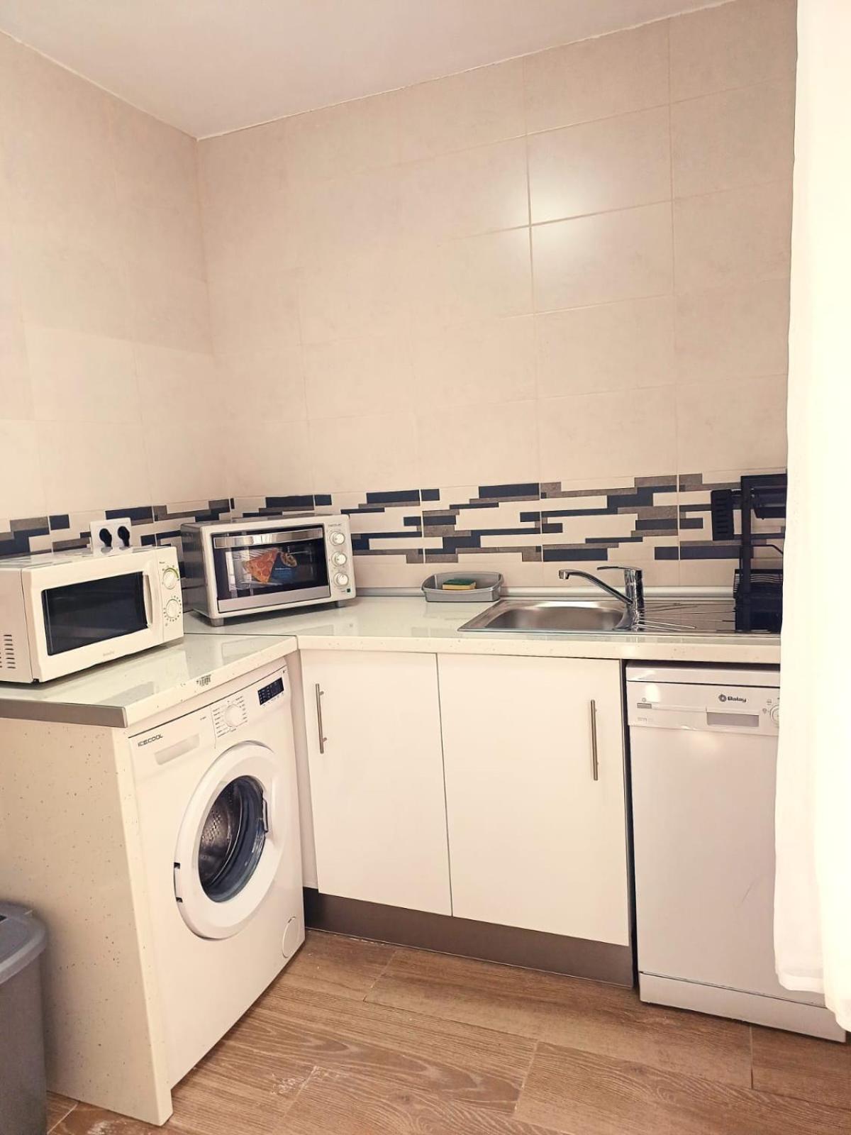 Apartamento Plaza Santa Lucia Renovado Febrero 2025 Sevilla Exterior foto